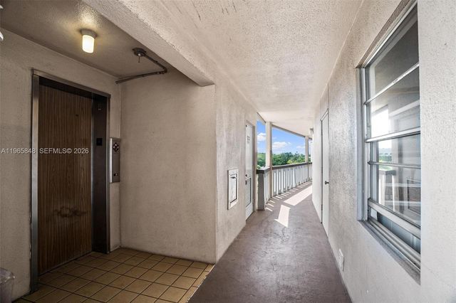 408 Southampton A 408, West Palm Beach, FL 33417