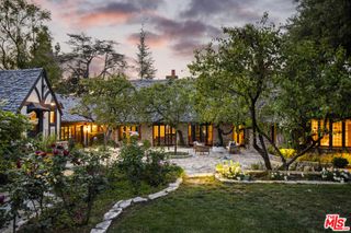 4934 Queen Florence Lane, Woodland Hills, CA 91364
