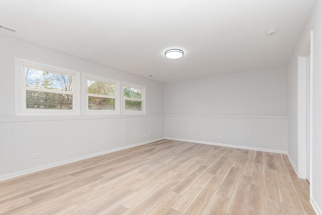 2S261 Sanchez Drive, Warrenville, IL 60555