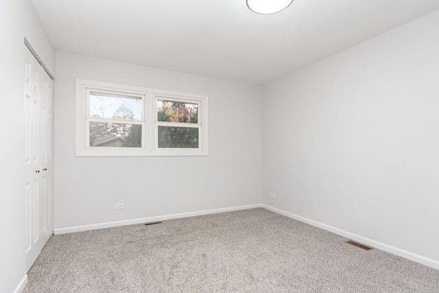 2S261 Sanchez Drive, Warrenville, IL 60555