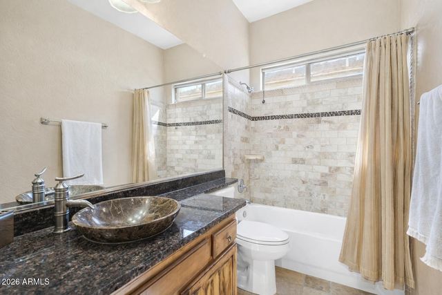 4821 E KIRKLAND Road, Phoenix, AZ 85054