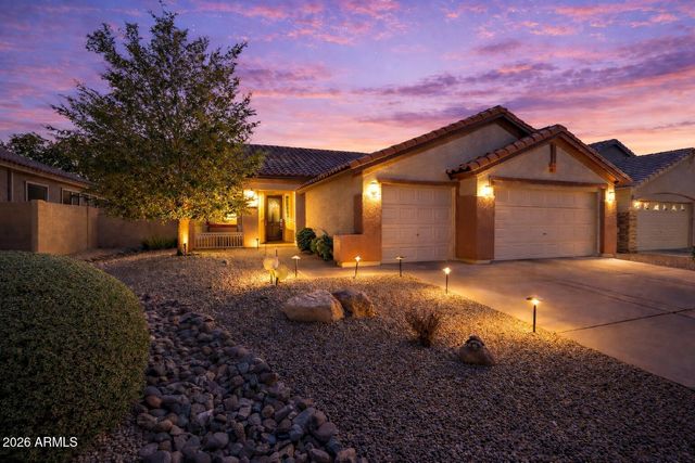 4821 E KIRKLAND Road, Phoenix, AZ 85054