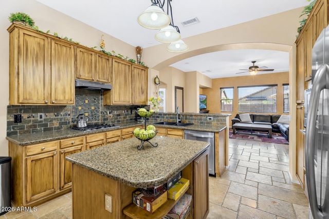 4821 E KIRKLAND Road, Phoenix, AZ 85054