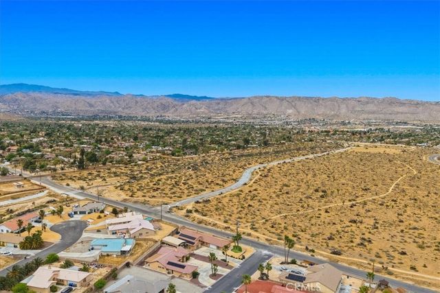 8514 Barberry Avenue, Yucca Valley, CA 92284