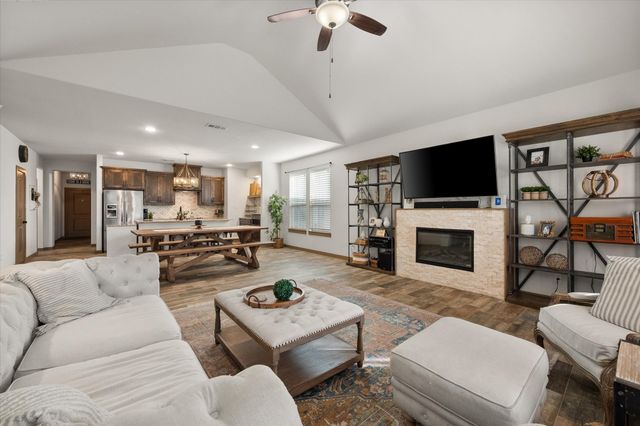 707 Phillips Court, Mansfield, TX 76063