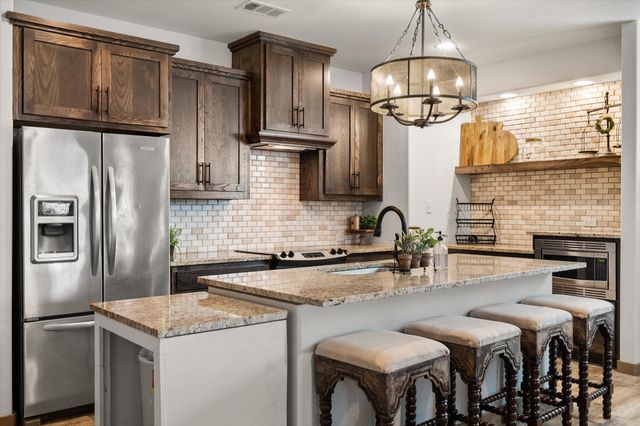 707 Phillips Court, Mansfield, TX 76063