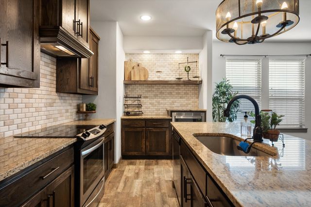 707 Phillips Court, Mansfield, TX 76063