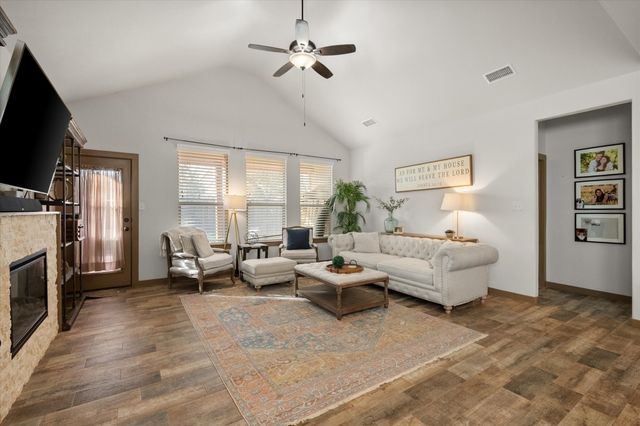 707 Phillips Court, Mansfield, TX 76063