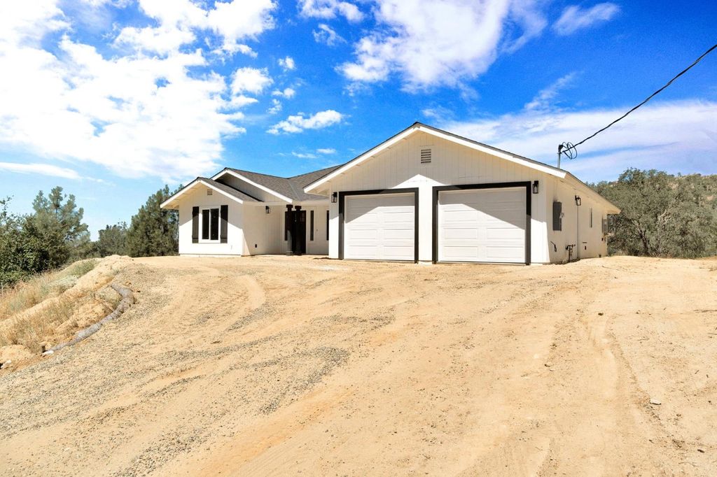 41453 Long Hollow Dr, Coarsegold, CA 93614