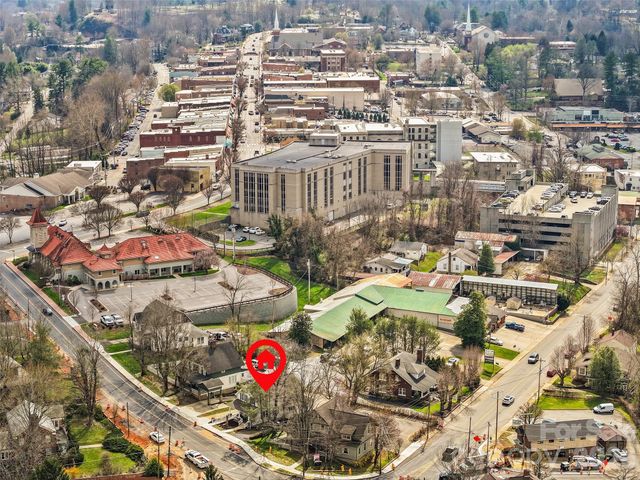 89 Walnut Street, Waynesville, NC 28786