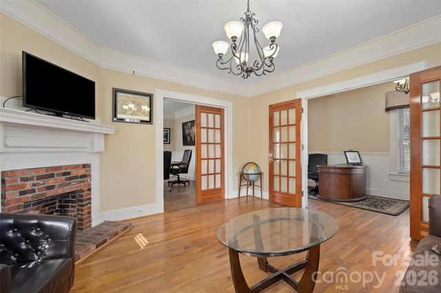 89 Walnut Street, Waynesville, NC 28786