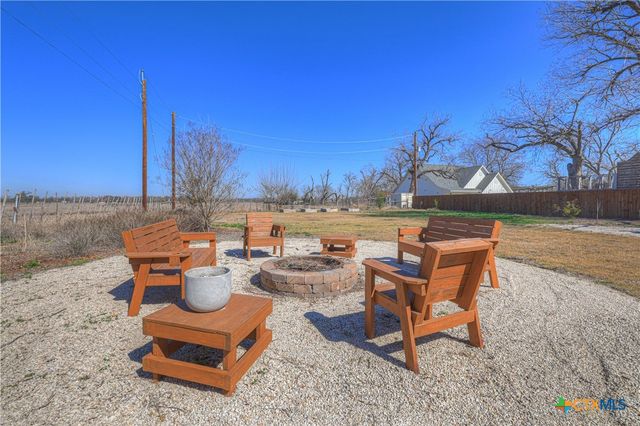 162 Friedens Church Road, Seguin, TX 78155