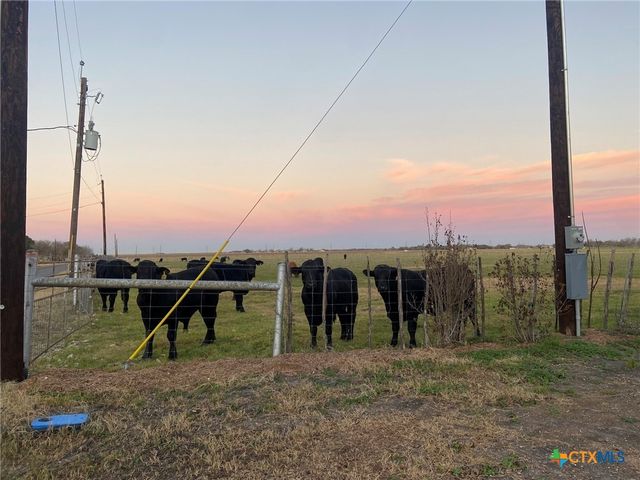 162 Friedens Church Road, Seguin, TX 78155