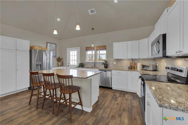 162 Friedens Church Road, Seguin, TX 78155