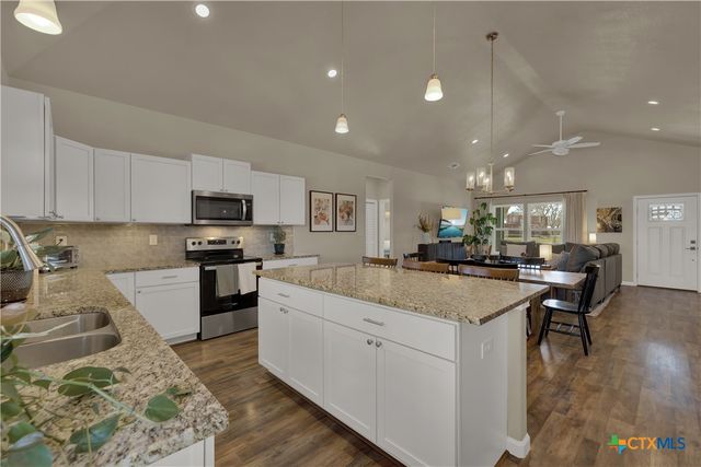 162 Friedens Church Road, Seguin, TX 78155