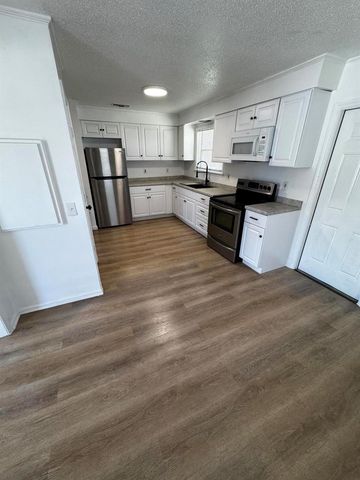 1464 W 32nd Street, Riviera Beach, FL 33404