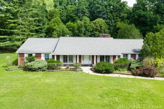 1705 Derbyshire Street SE, Grand Rapids, MI 49508