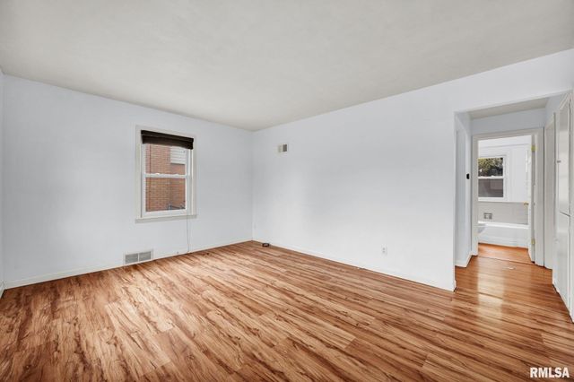 2310 W HEADING Avenue, West Peoria, IL 61604