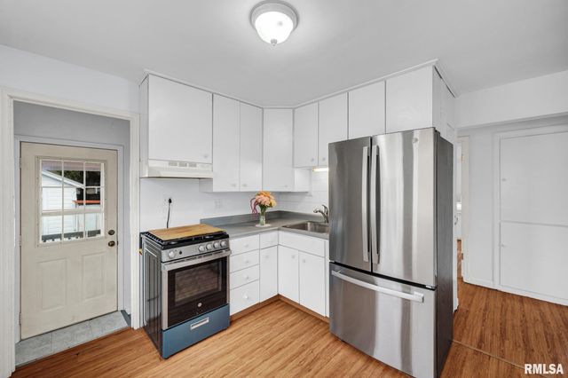 2310 W HEADING Avenue, West Peoria, IL 61604