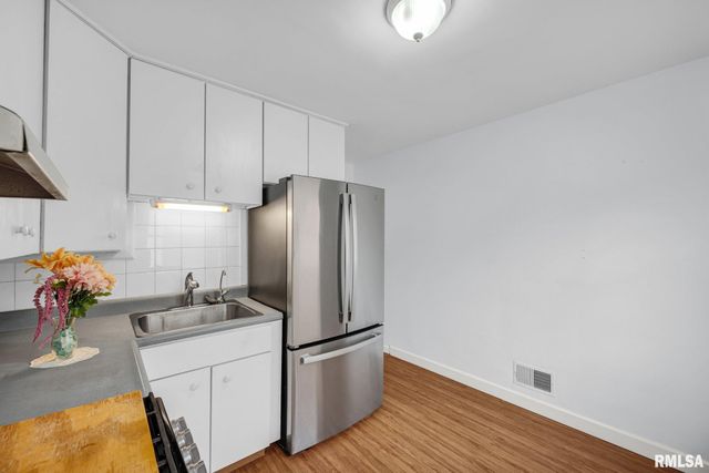 2310 W HEADING Avenue, West Peoria, IL 61604