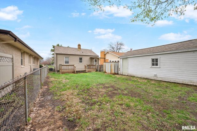 2310 W HEADING Avenue, West Peoria, IL 61604