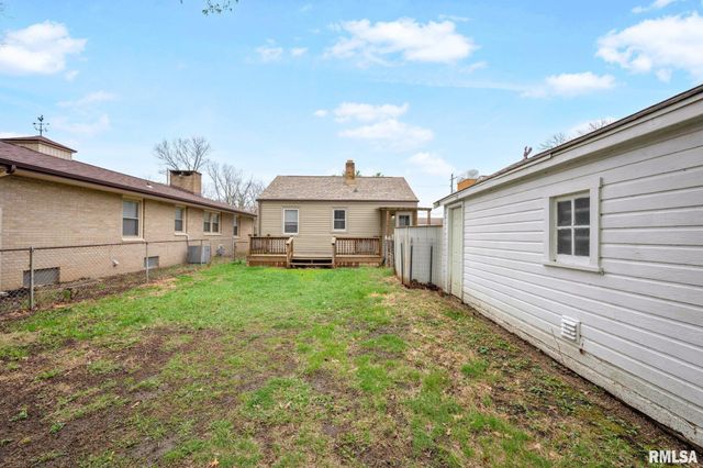 2310 W HEADING Avenue, West Peoria, IL 61604