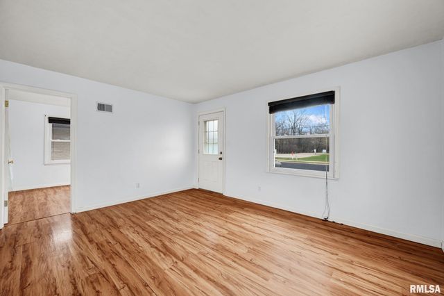 2310 W HEADING Avenue, West Peoria, IL 61604