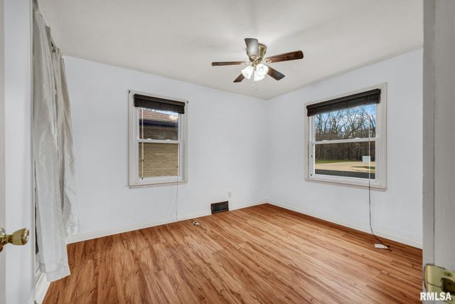 2310 W HEADING Avenue, West Peoria, IL 61604