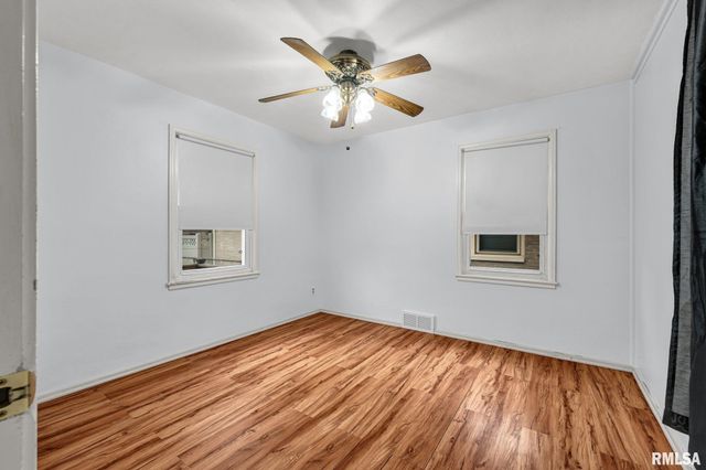 2310 W HEADING Avenue, West Peoria, IL 61604