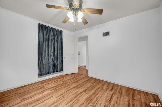 2310 W HEADING Avenue, West Peoria, IL 61604