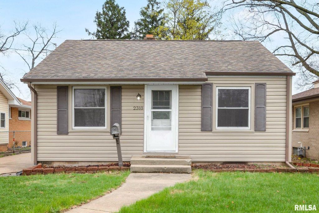 2310 W HEADING Avenue, West Peoria, IL 61604