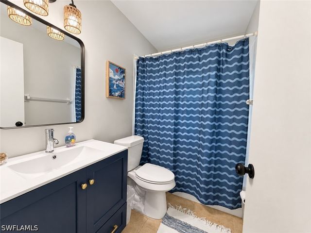 1228 Lastrada LN, Naples, FL 34103