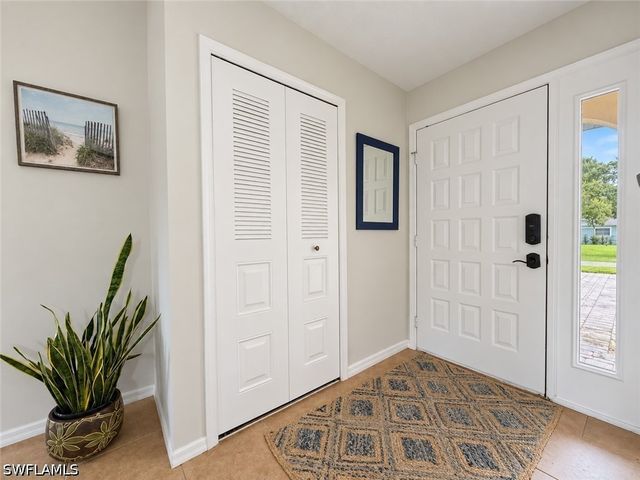 1228 Lastrada LN, Naples, FL 34103
