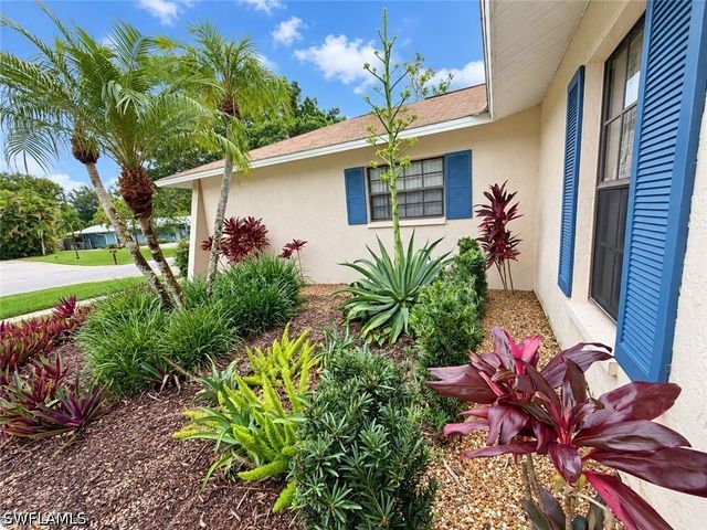 1228 Lastrada LN, Naples, FL 34103
