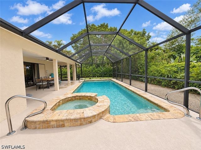 1228 Lastrada LN, Naples, FL 34103