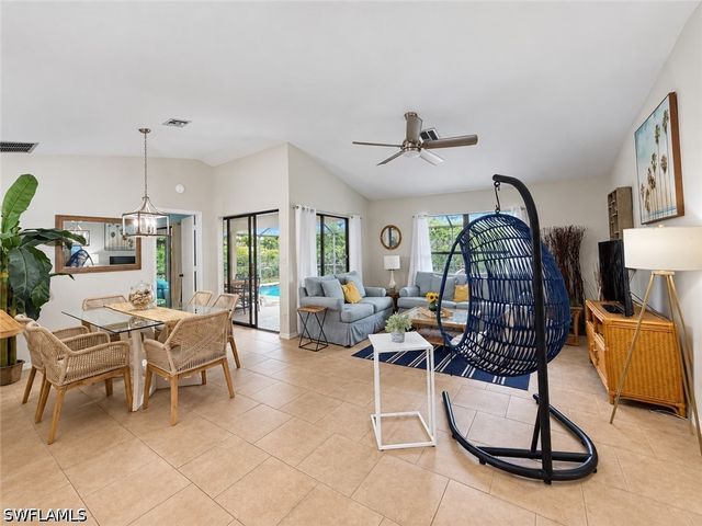1228 Lastrada LN, Naples, FL 34103