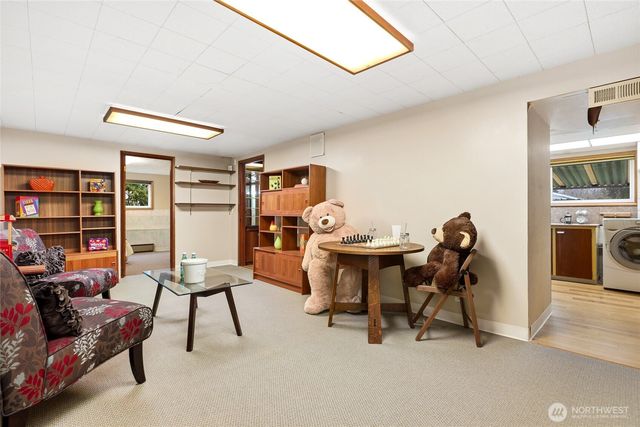 16740 Meridian Avenue N, Shoreline, WA 98133