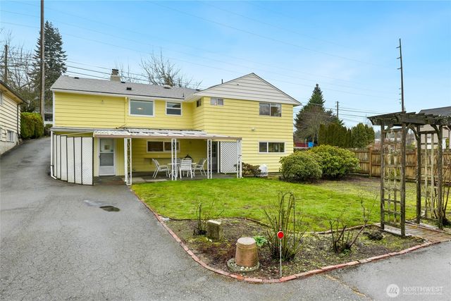 16740 Meridian Avenue N, Shoreline, WA 98133