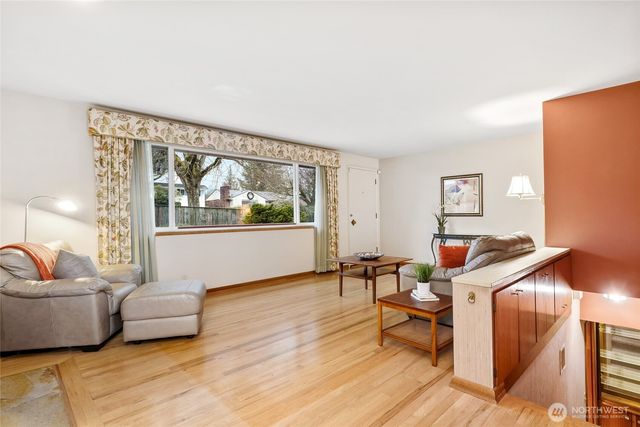 16740 Meridian Avenue N, Shoreline, WA 98133