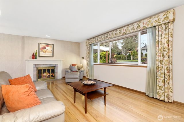 16740 Meridian Avenue N, Shoreline, WA 98133