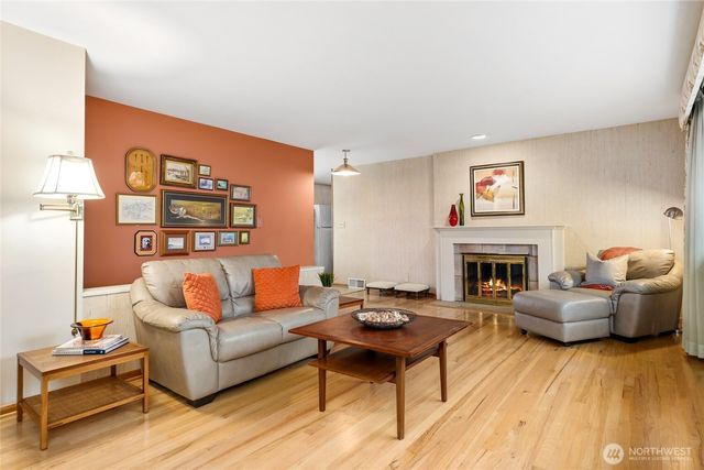 16740 Meridian Avenue N, Shoreline, WA 98133