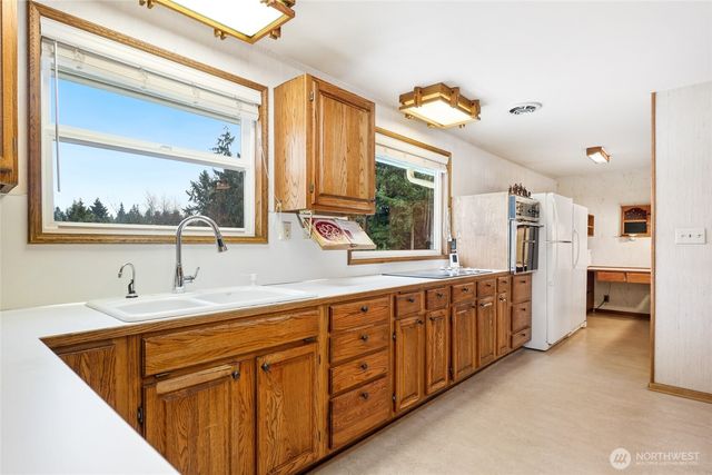 16740 Meridian Avenue N, Shoreline, WA 98133