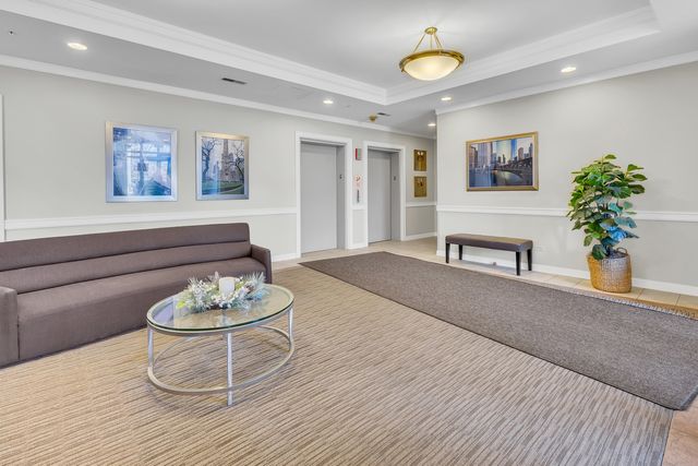 811 Chicago Avenue 308, Evanston, IL 60202