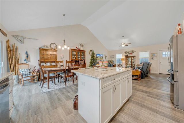 2219 Smith Mountain Lake PKWY, Huddleston, VA 24104