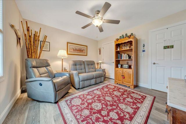 2219 Smith Mountain Lake PKWY, Huddleston, VA 24104