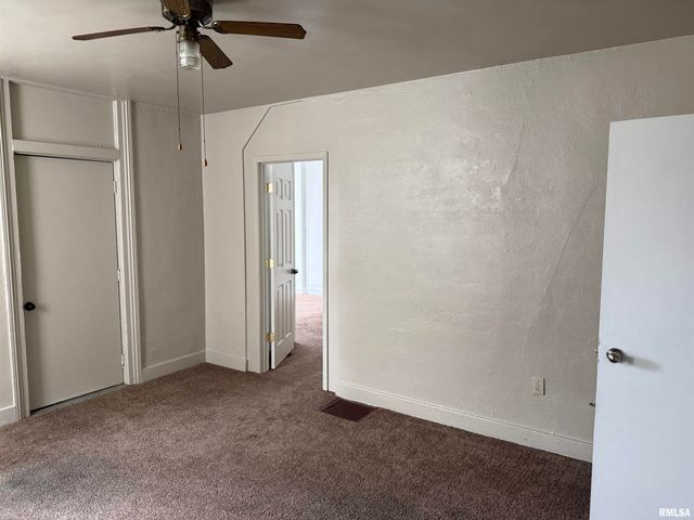 415 WILLOW Street, Pekin, IL 61554