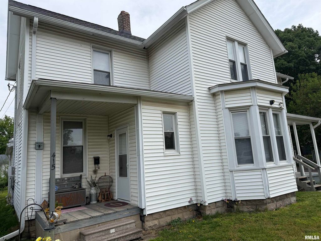 415 WILLOW Street, Pekin, IL 61554