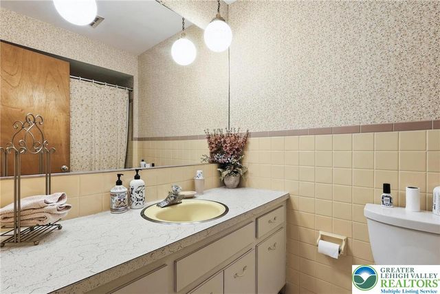 1030 North 7th Street, Emmaus Boro, PA 18049
