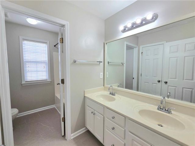 621 Roxtree Court, Buford, GA 30518