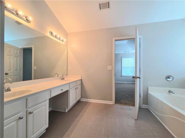 621 Roxtree Court, Buford, GA 30518